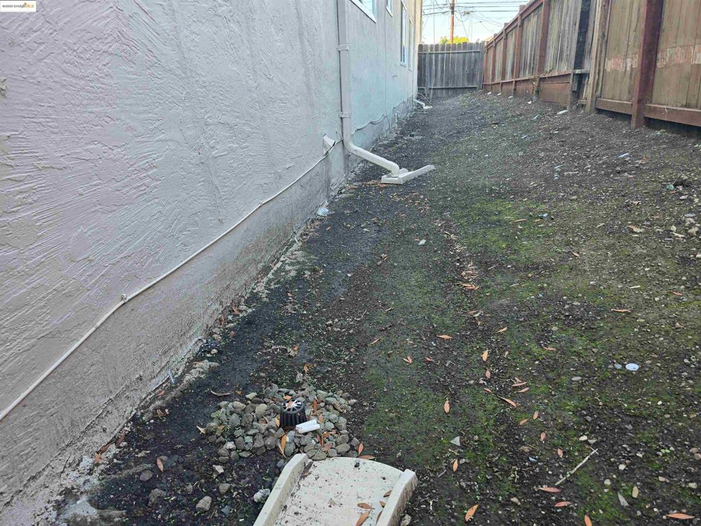 E OAKLAND - Residential Income