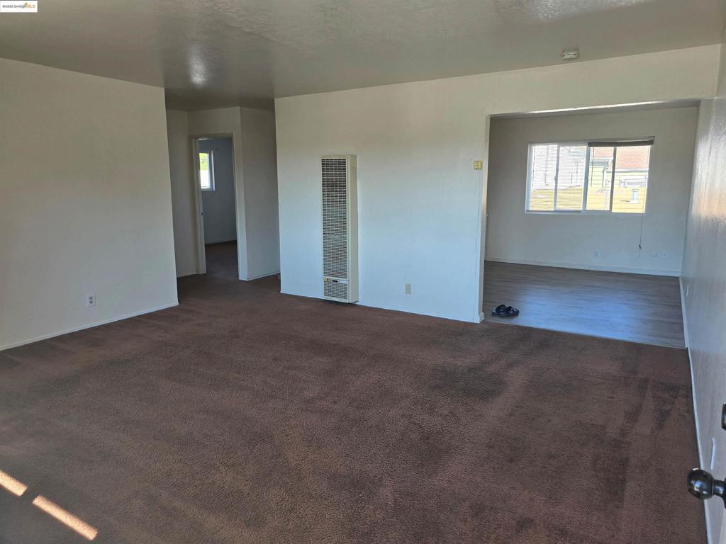 E OAKLAND - Residential Income