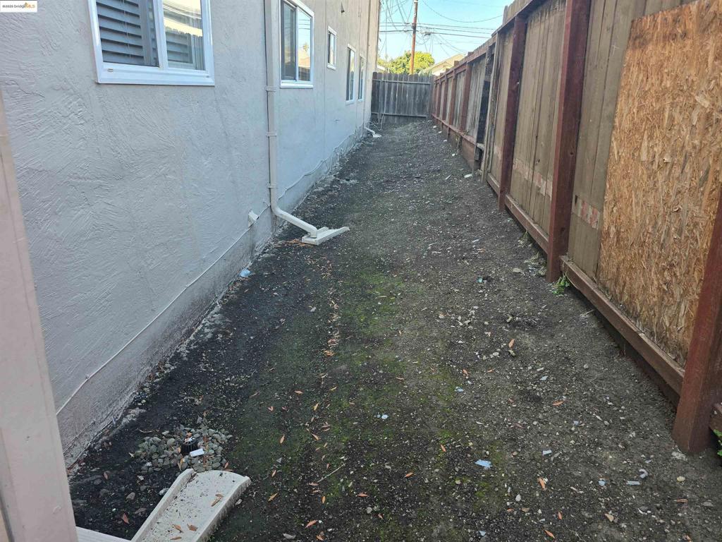 E OAKLAND - Residential Income