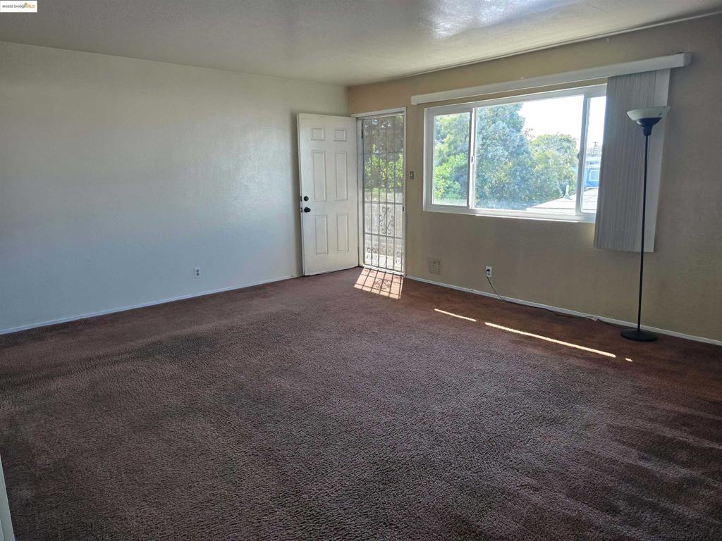 E OAKLAND - Residential Income