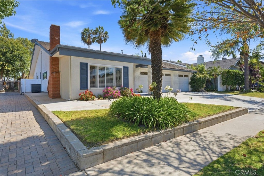 635 Plumer ST, Costa Mesa CA 92627