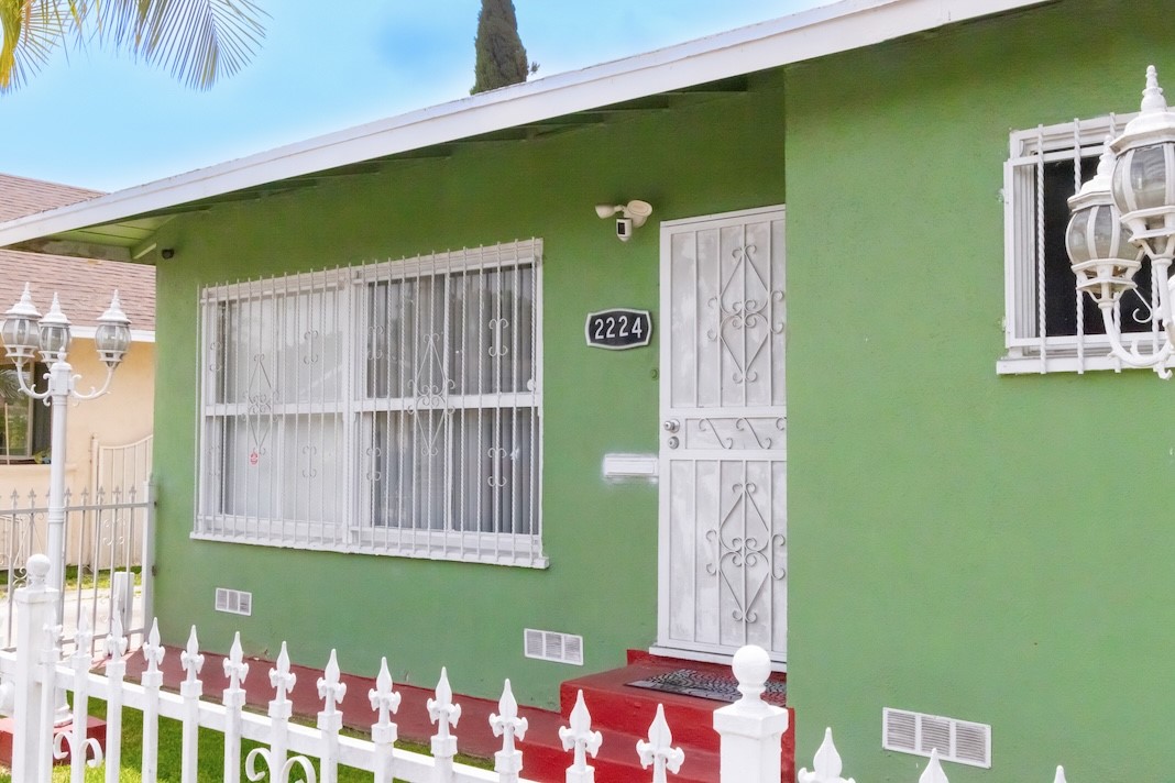 2224 Mortimer Street