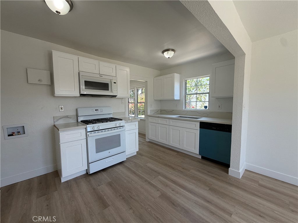 Photo of 712 E 82nd ST, Los Angeles, CA 90001 (MLS # IV26171444)