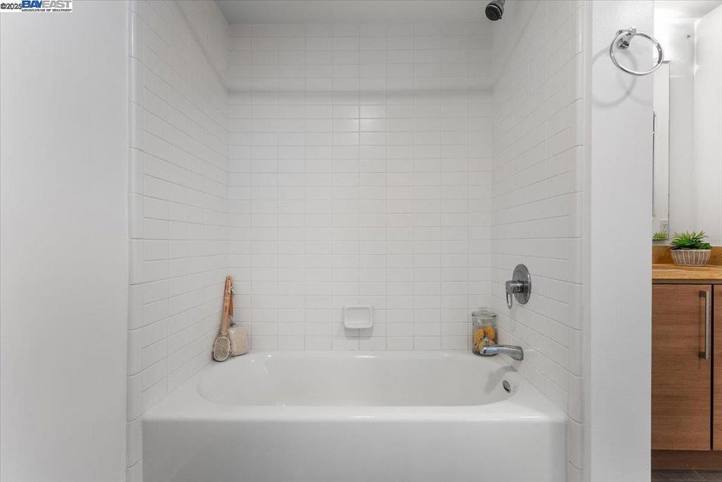 JACK LONDON - Residential