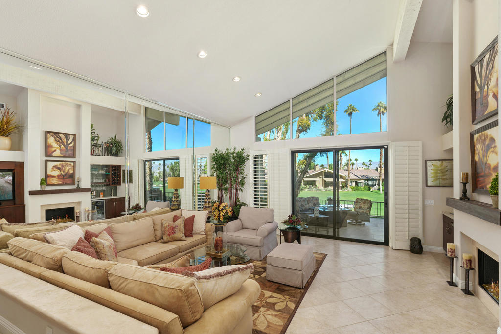 The Lakes Country Cl - Residential