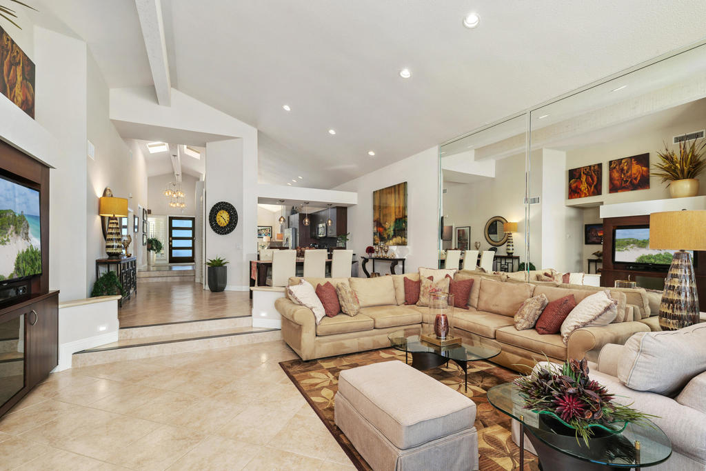 The Lakes Country Cl - Residential