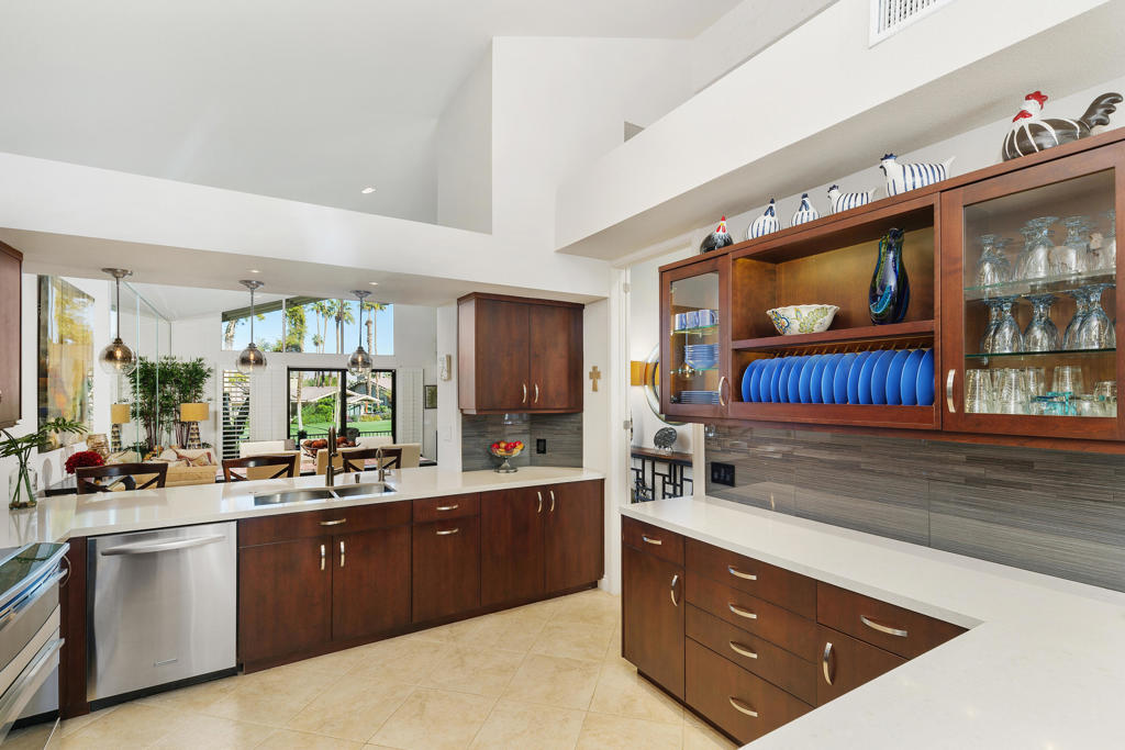 The Lakes Country Cl - Residential
