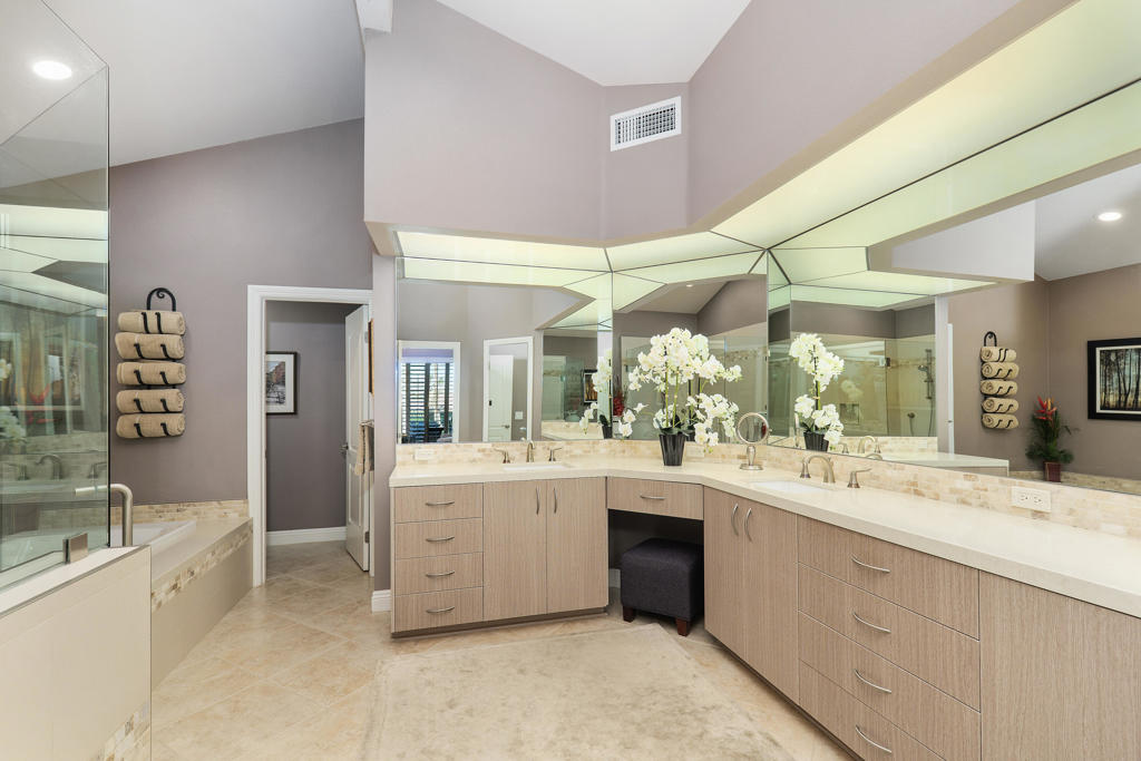 The Lakes Country Cl - Residential
