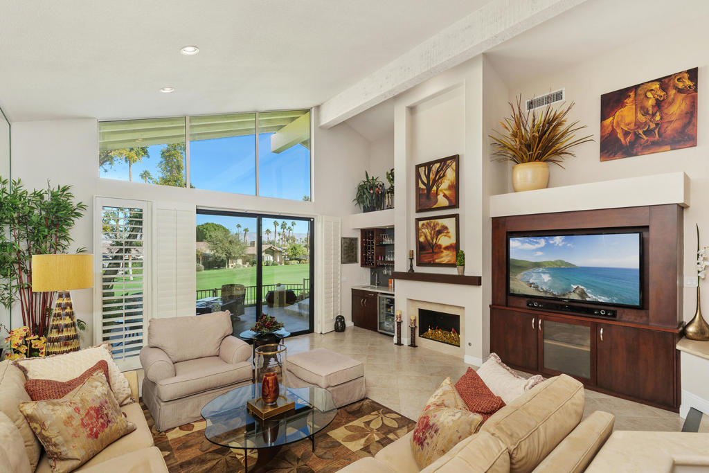 The Lakes Country Cl - Residential