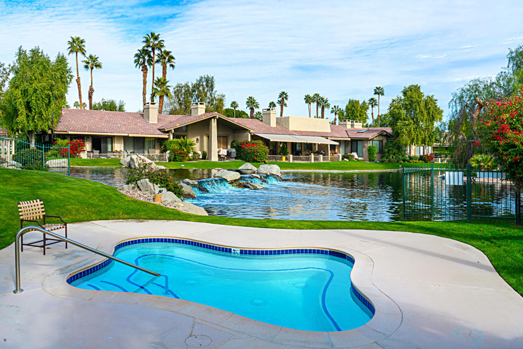 The Lakes Country Cl - Residential