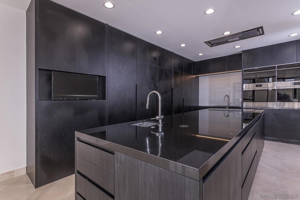 700 Front Street 501