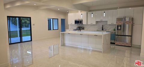 Photo of 18745 Lull Street, Reseda, CA 91335 (MLS # 26733057)