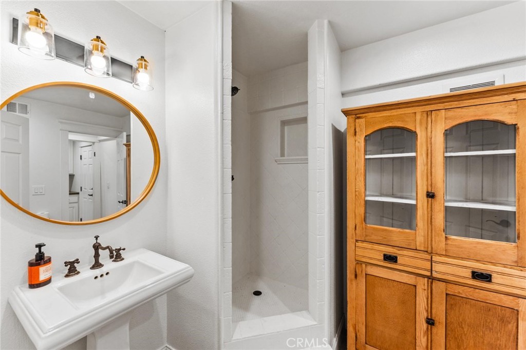 Gables (GB) - Residential Lease