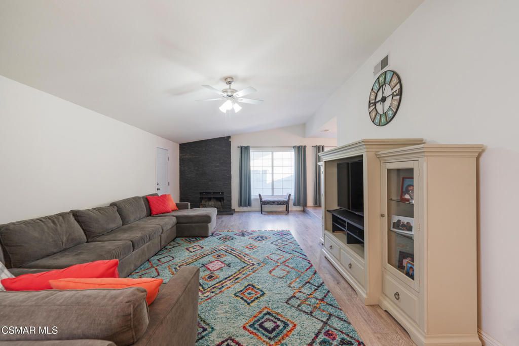 Photo of 2517 E Phyllis Street, Simi Valley, CA 93065 (MLS # 226001044)