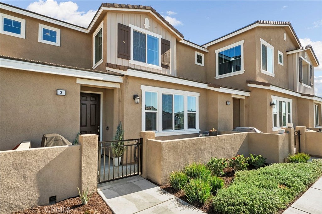 16018 Lasselle Street 3