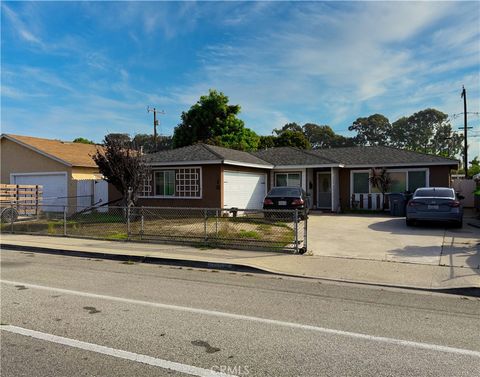Photo of 4010 S J St, Oxnard, CA 93033 (MLS # CV25246773) Photo of 4010 S J St, Oxnard, CA 93033 (MLS # CV25246773)