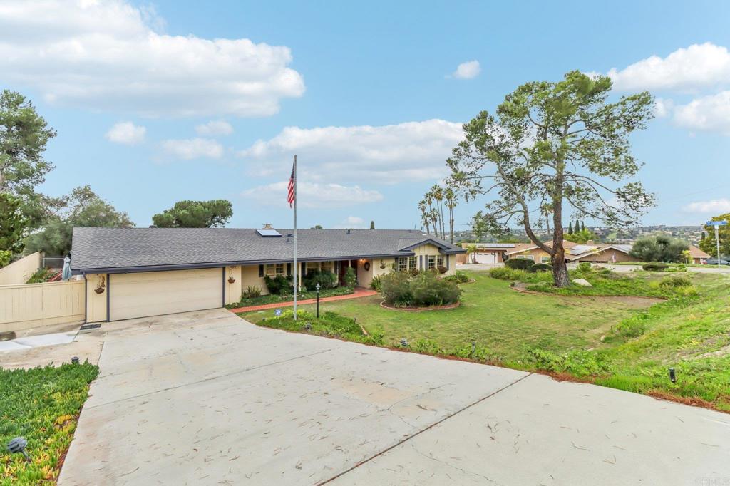 240 Camino Del Cerro Grande