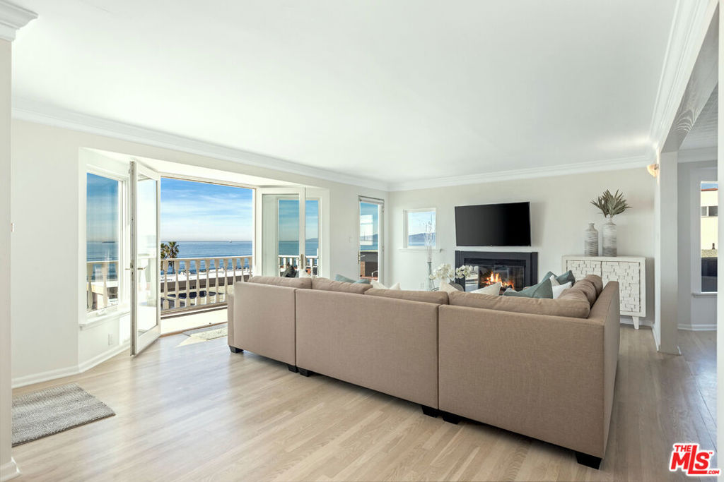 2407 Bayview Drive