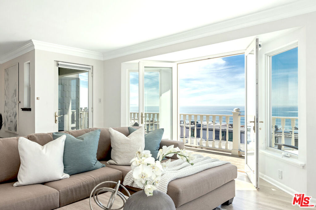 2407 Bayview Drive