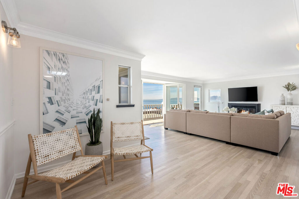 2407 Bayview Drive