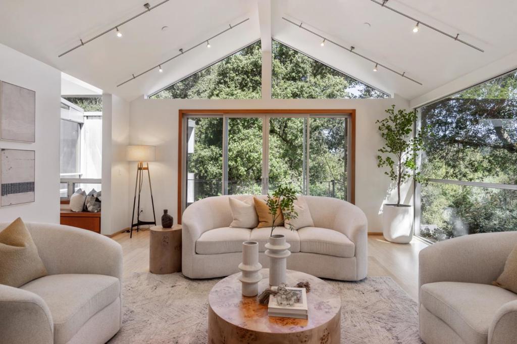 1005 Portola Road
