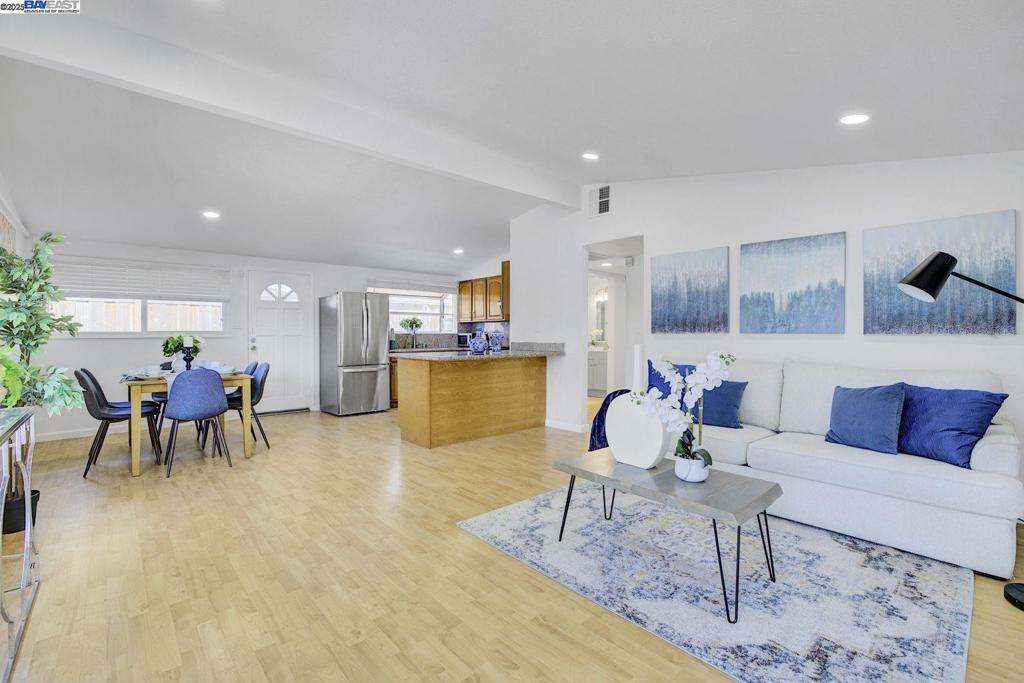 HAYWARD - Residential
