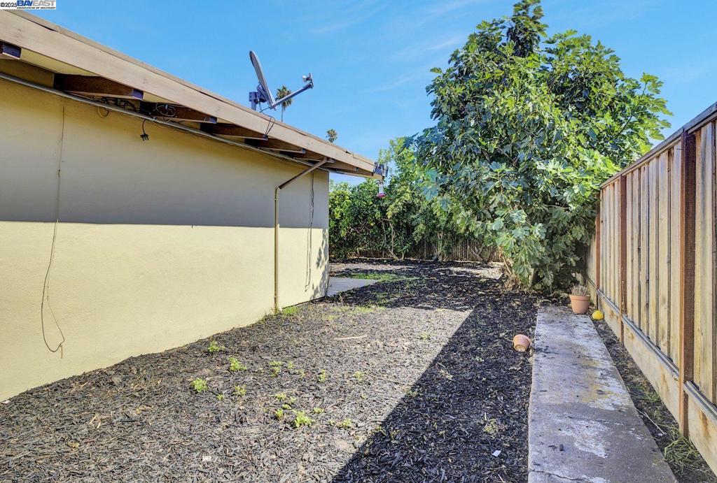 HAYWARD - Residential