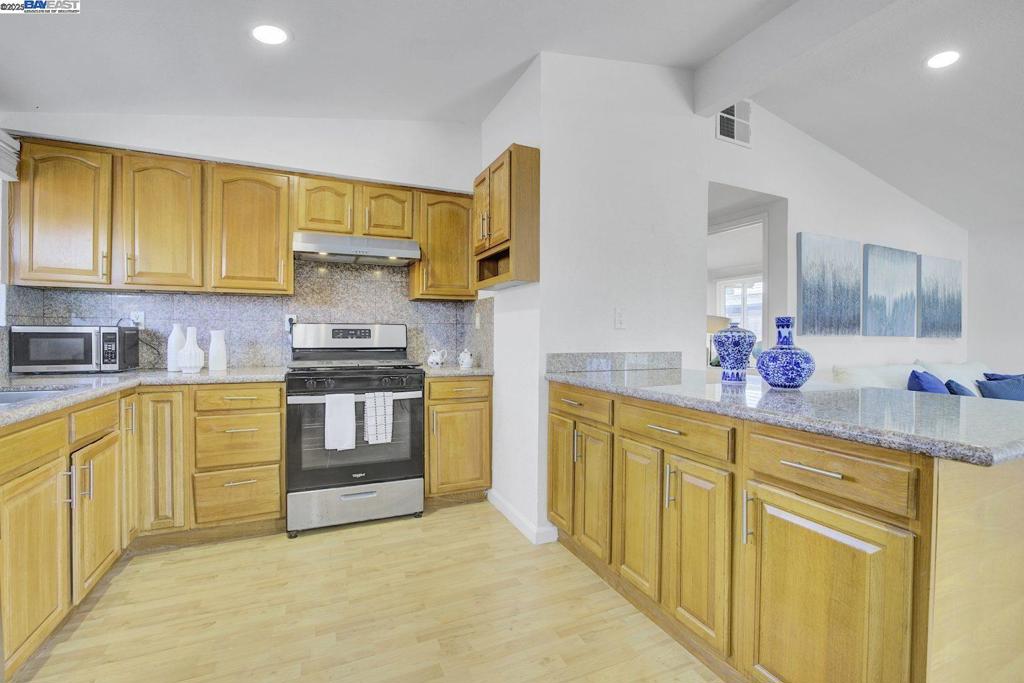 HAYWARD - Residential
