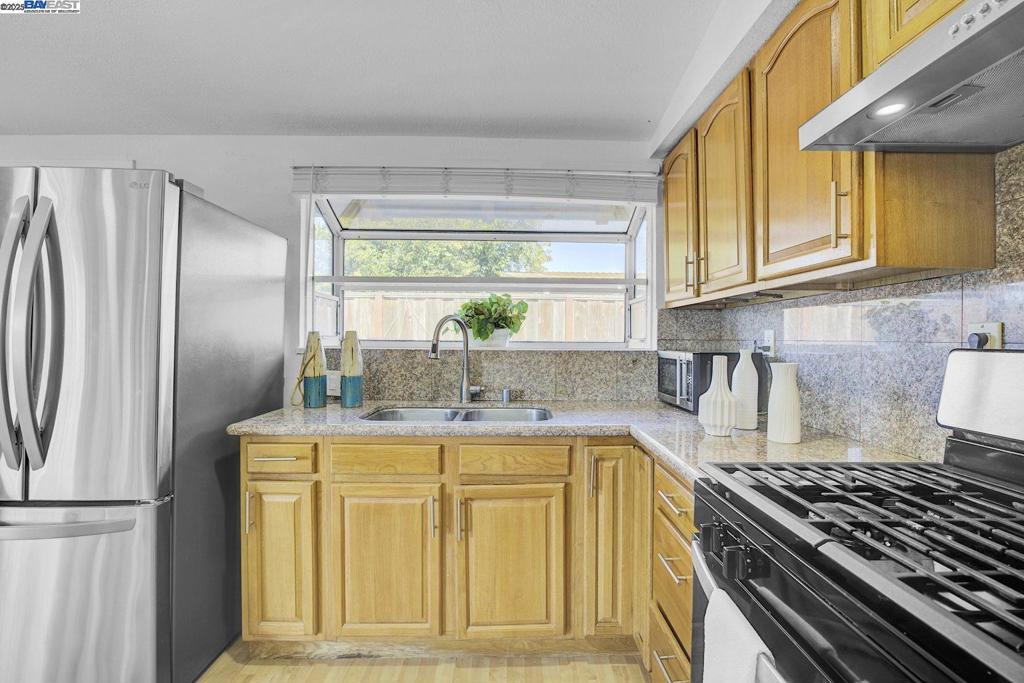 HAYWARD - Residential