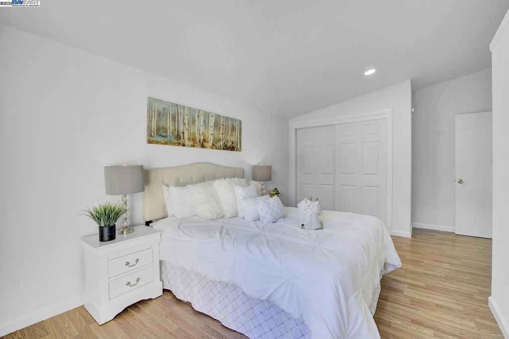 HAYWARD - Residential