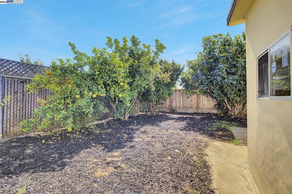 HAYWARD - Residential