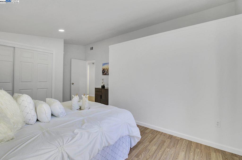 HAYWARD - Residential