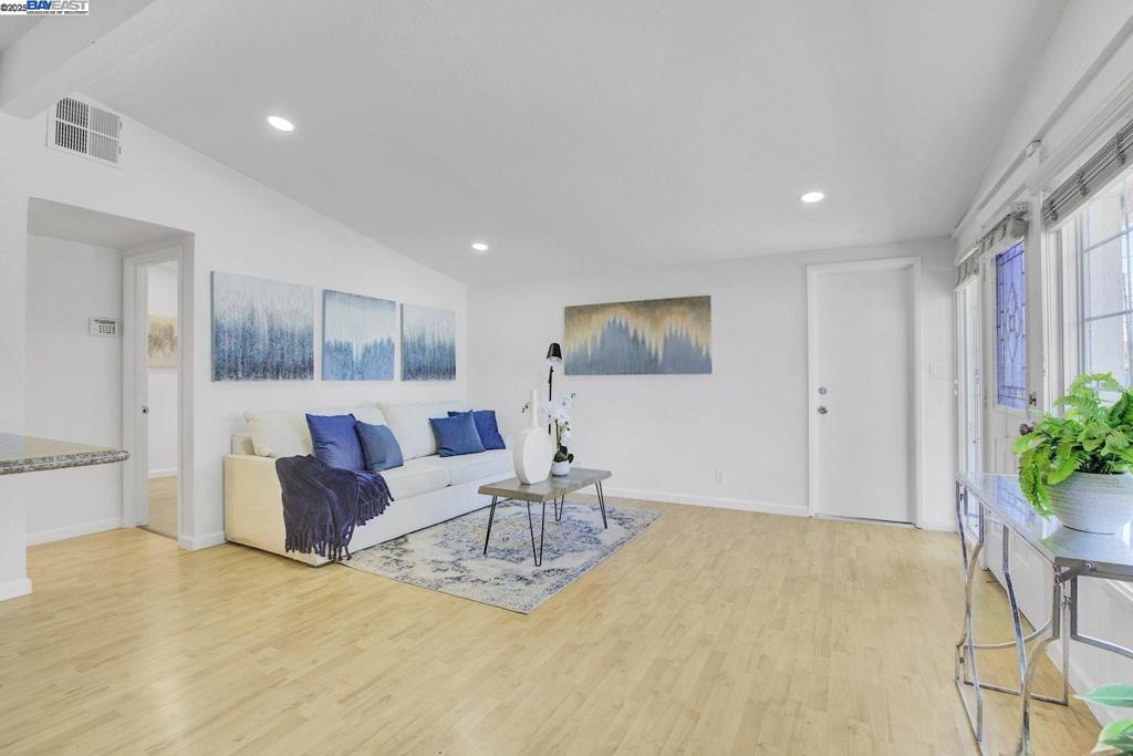 HAYWARD - Residential