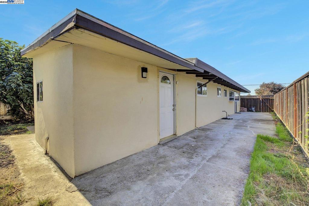 HAYWARD - Residential
