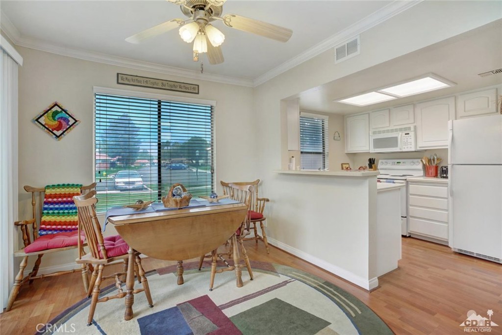 Palm Lakes - Residential