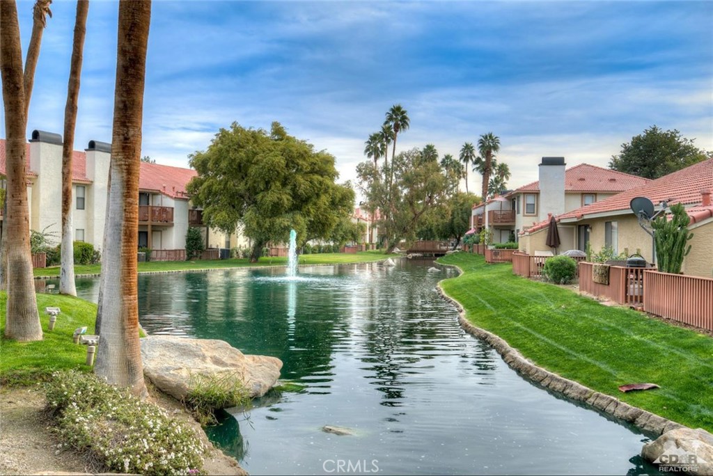 Palm Lakes - Residential