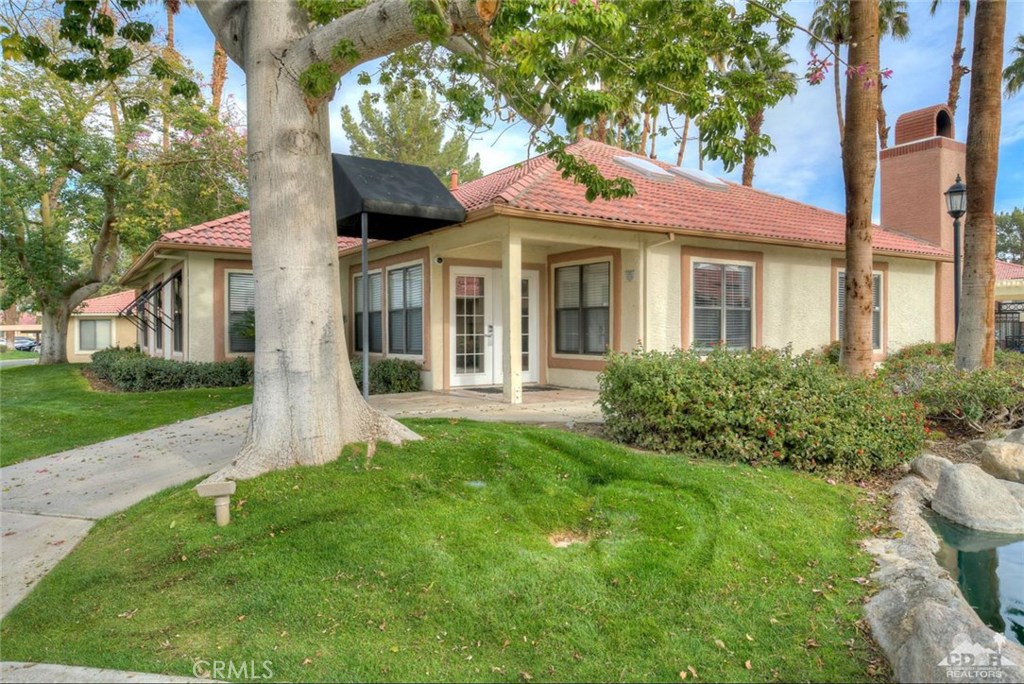 Palm Lakes - Residential