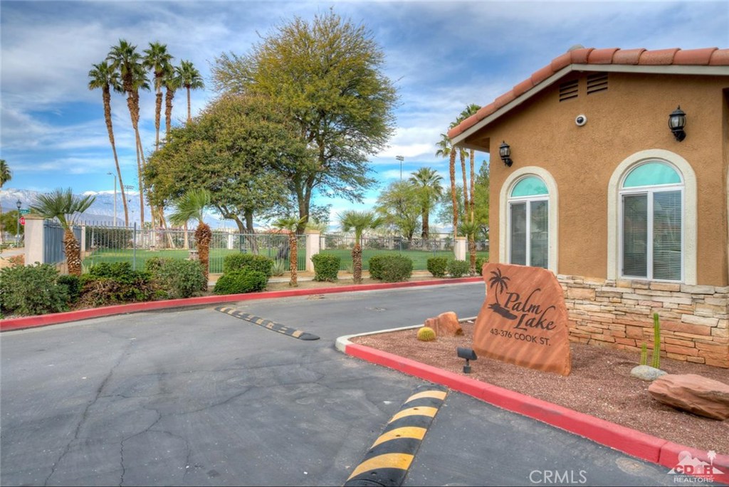 Palm Lakes - Residential