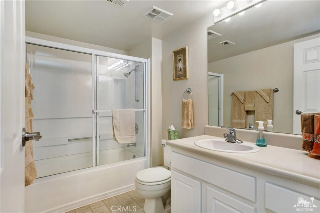 Palm Lakes - Residential