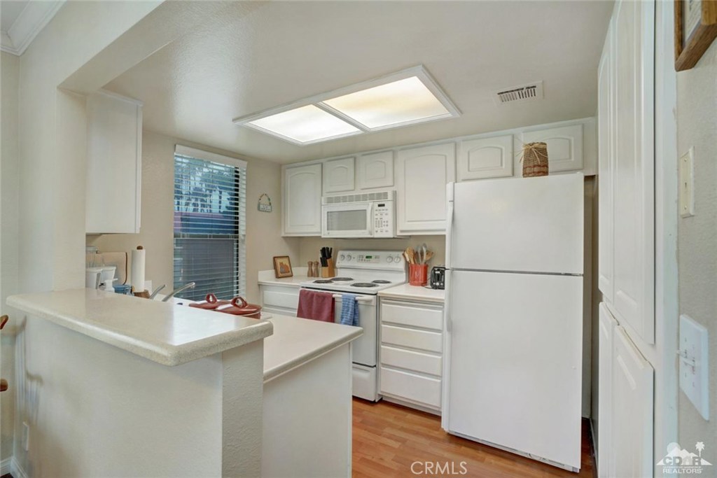 Palm Lakes - Residential