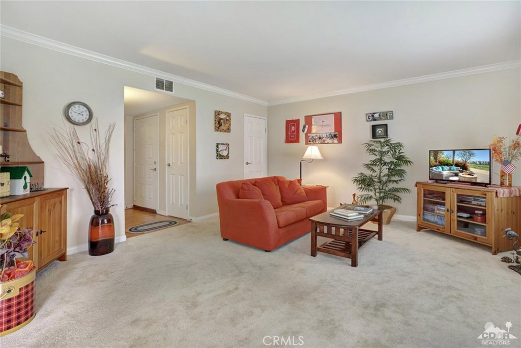 Palm Lakes - Residential