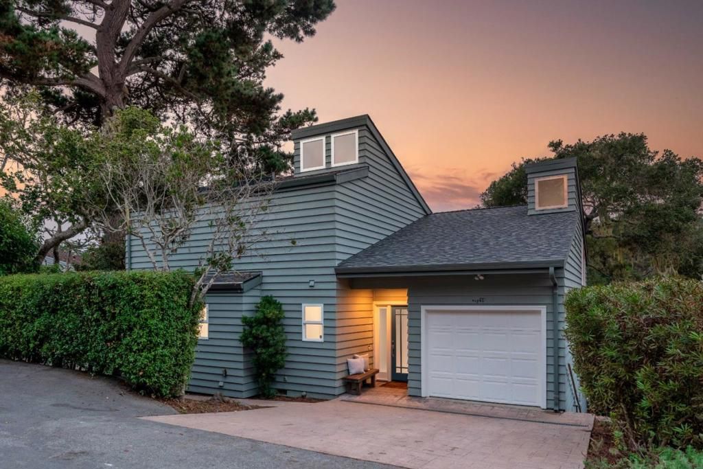 Photo of 8 Cresta Way, Watsonville, CA 95076 (MLS # ML82025704)