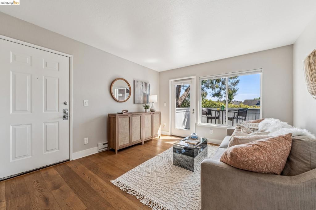 24 Bayside Ct