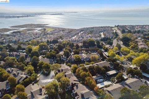 Photo of 24 Bayside Ct Ct, Richmond, CA 94804 (MLS # 41128338)