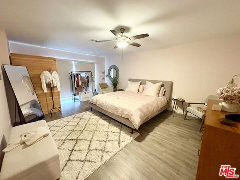 Tiny photo for 2850 Delaware Avenue, Santa Monica, CA 90404 (MLS # 26666177)