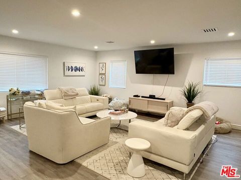 Tiny photo for 2850 Delaware Avenue, Santa Monica, CA 90404 (MLS # 26666177)