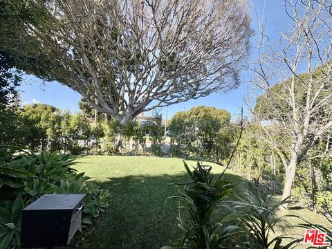 Tiny photo for 2850 Delaware Avenue, Santa Monica, CA 90404 (MLS # 26666177)