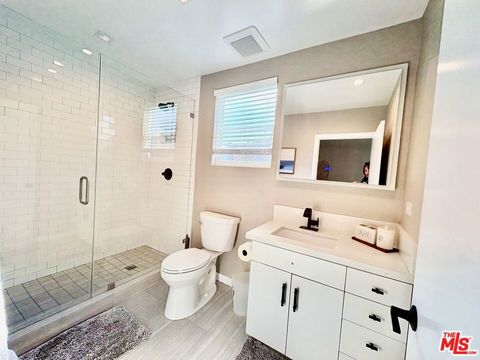 Tiny photo for 2850 Delaware Avenue, Santa Monica, CA 90404 (MLS # 26666177)