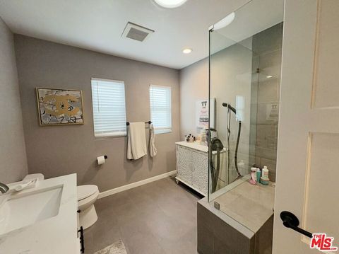 Tiny photo for 2850 Delaware Avenue, Santa Monica, CA 90404 (MLS # 26666177)