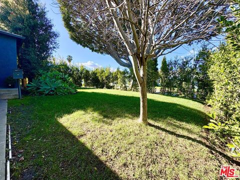 Tiny photo for 2850 Delaware Avenue, Santa Monica, CA 90404 (MLS # 26666177)